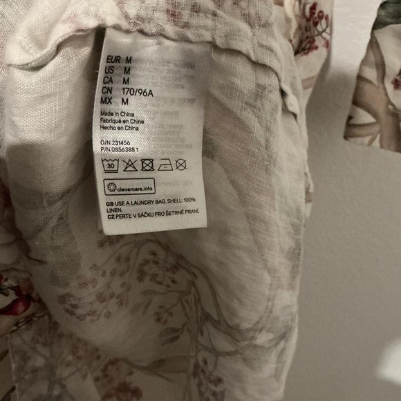 Johanna Ortiz x H&M 100% linen shirt dress with floral print. #resortwear #linen - Picture 4 of 9